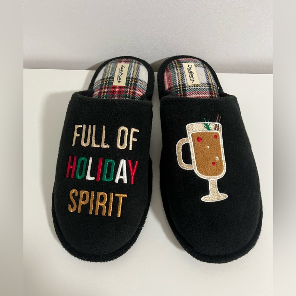 Dearfoams Men’s Black Christmas Slippers Clothing size 11-12 Festive Eggnog